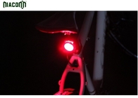 A bicicleta conduzida vermelha ilumina o Usb recarregável com brilho de 80 lúmens de altura