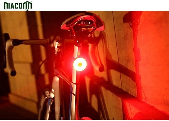 O capacete conduziu a luz 3w da cauda da bicicleta de USB conduzida com brilho de 80 lúmens de altura